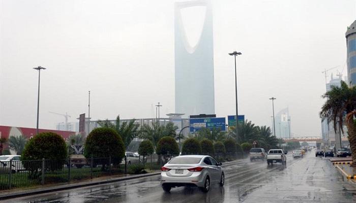 وضع الرياح والأمطار الرعدية ودرجات الحرارة المتوقعة في بعض مناطق المملكة العربية السعودية