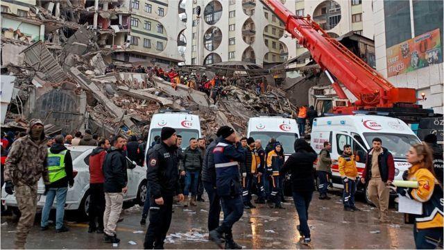 استمرار وصول التبرعات والحملات التي أطلقها مركز الملك سلمان للإغاثة والأعمال الإنسانية للمتضررين من الزلزال 