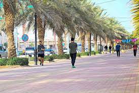 الأجواء المعتدلة اللطيفة في العاصمة الرياض تشجع على أداء رياضة المشي قبل موعد الأفطار