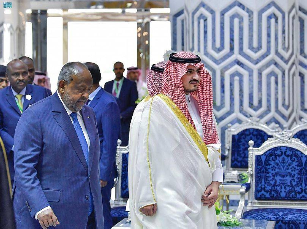 الرئيس الجيبوتي إسماعيل عمر جيله يصل إلى جدة اليوم الجمعة للمشاركة في القمة العربية في دورته الـ 32