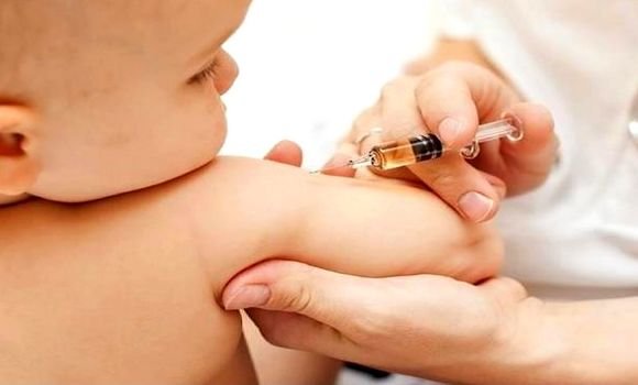 تؤكد وزارة الصحة : على تأمين تطعيمات الأطفال للوصول اليها بكل سهولة